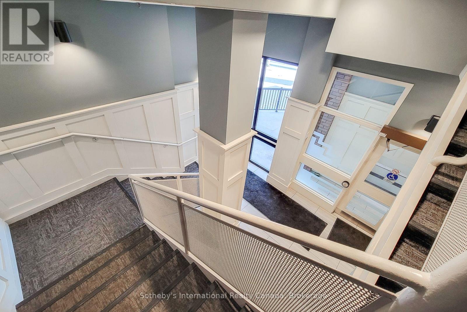 200 - 180 JAMES STREET S