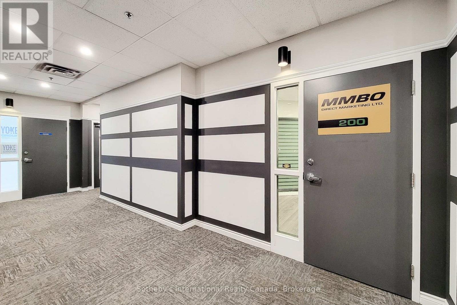 200 - 180 JAMES STREET S