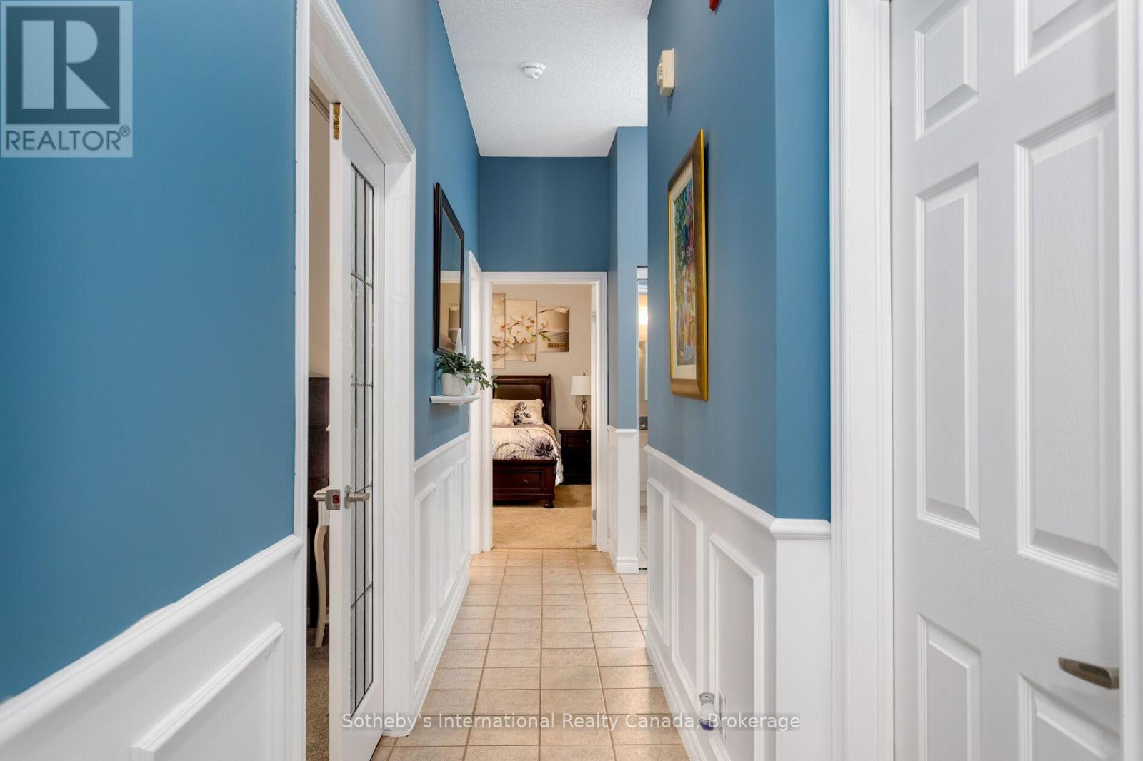 219 - 262 DUNDAS STREET E