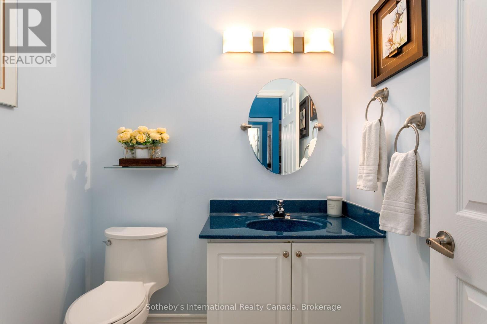 219 - 262 DUNDAS STREET E