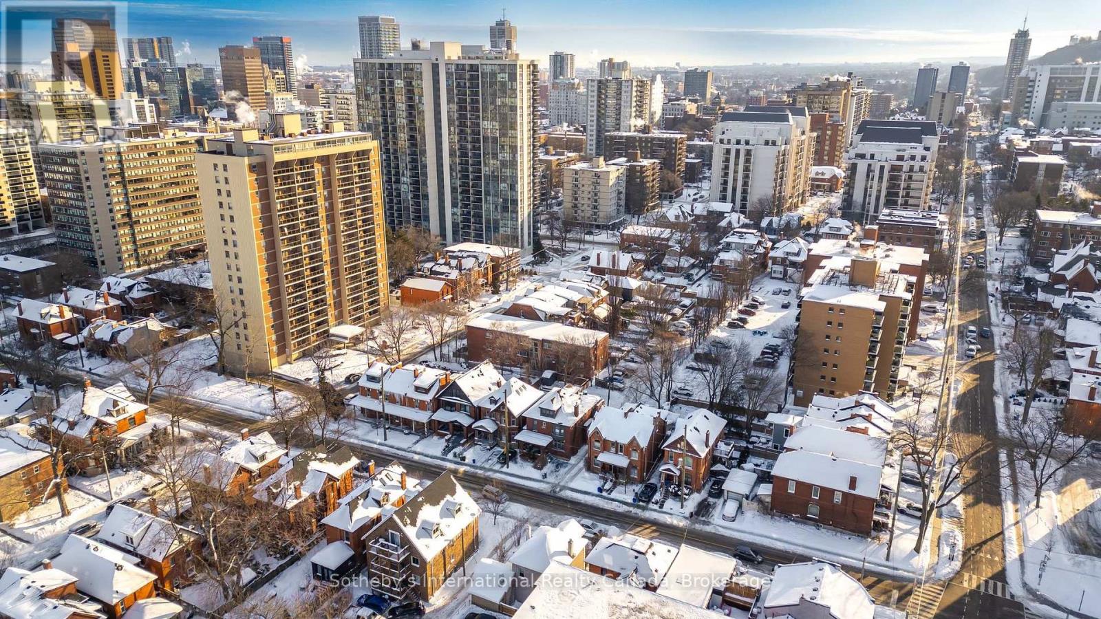 217 CAROLINE STREET S