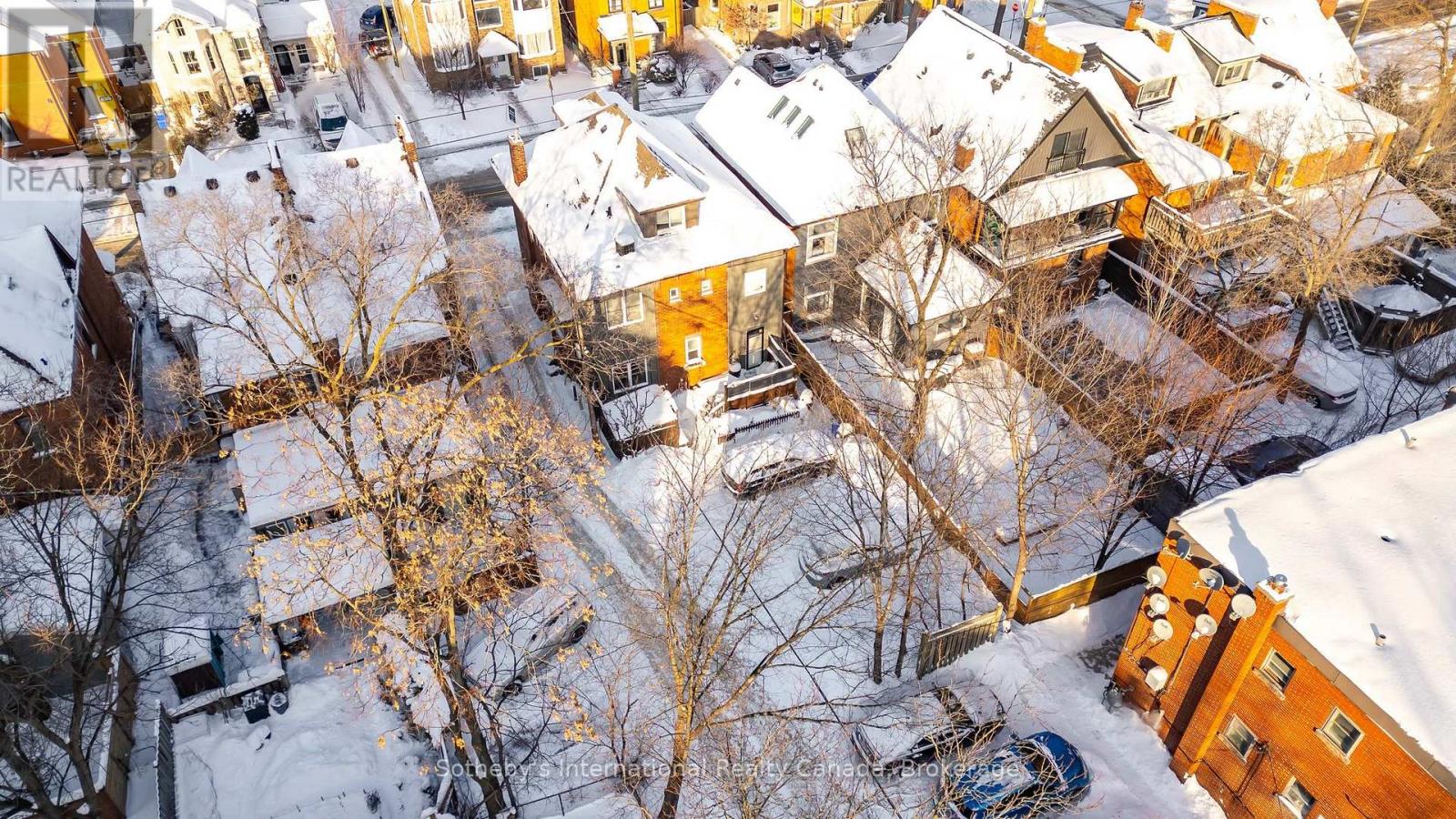 217 CAROLINE STREET S