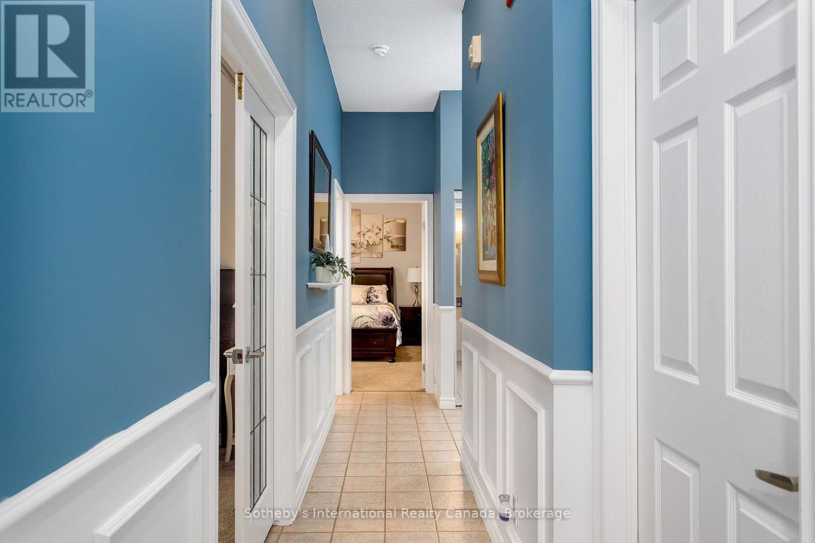 219 - 262 DUNDAS STREET E