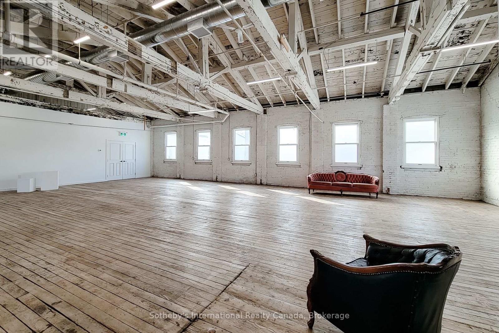 404 - 64 HATT STREET