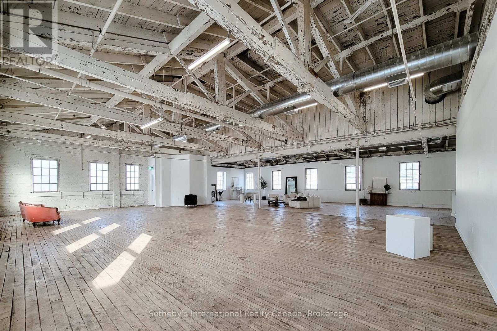 404 - 64 HATT STREET