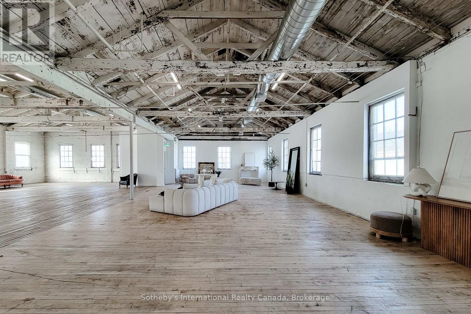 404 - 64 HATT STREET