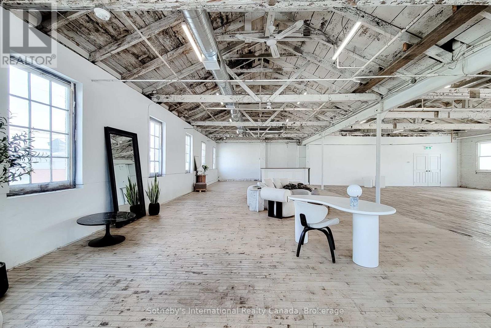 404 - 64 HATT STREET