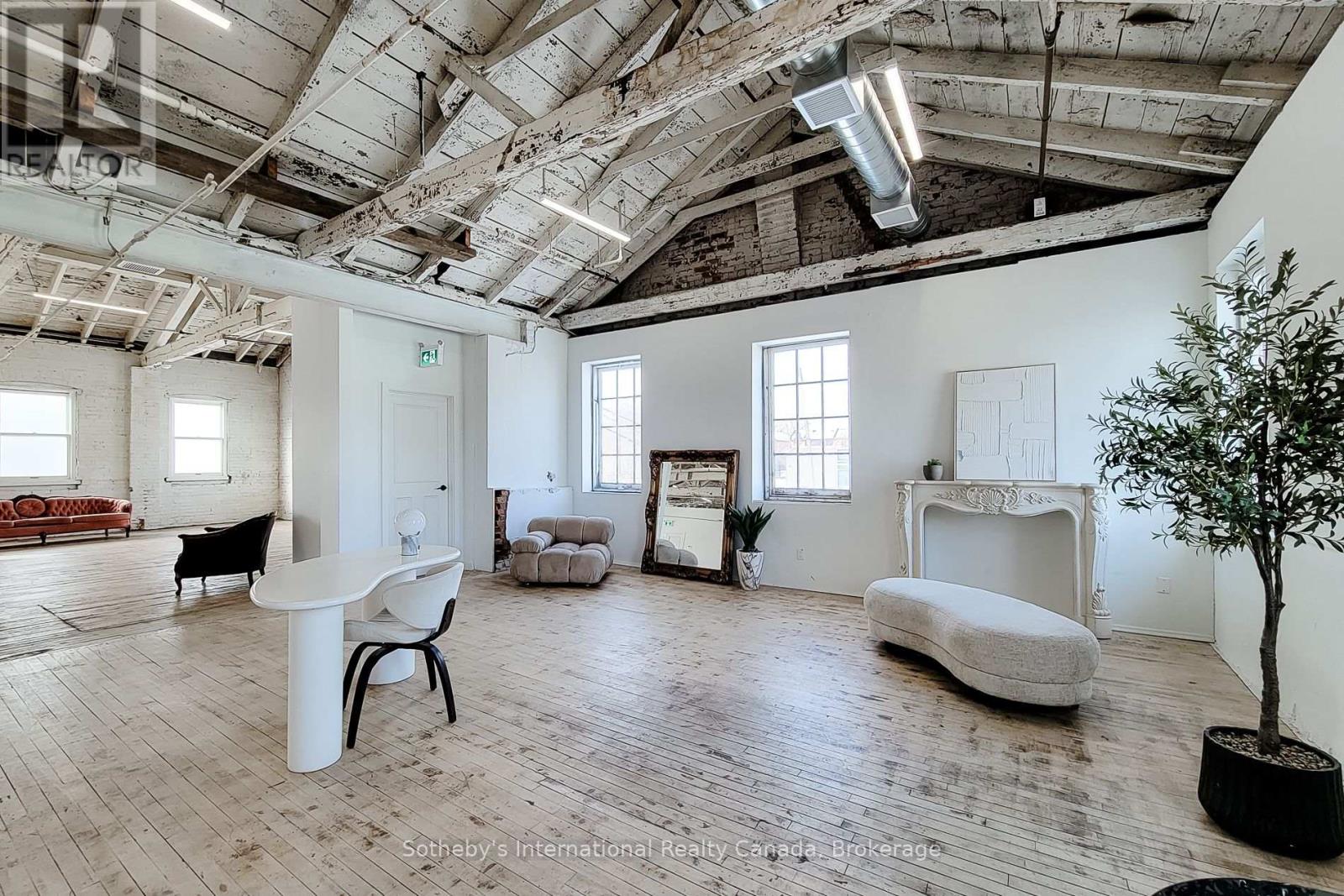 404 - 64 HATT STREET