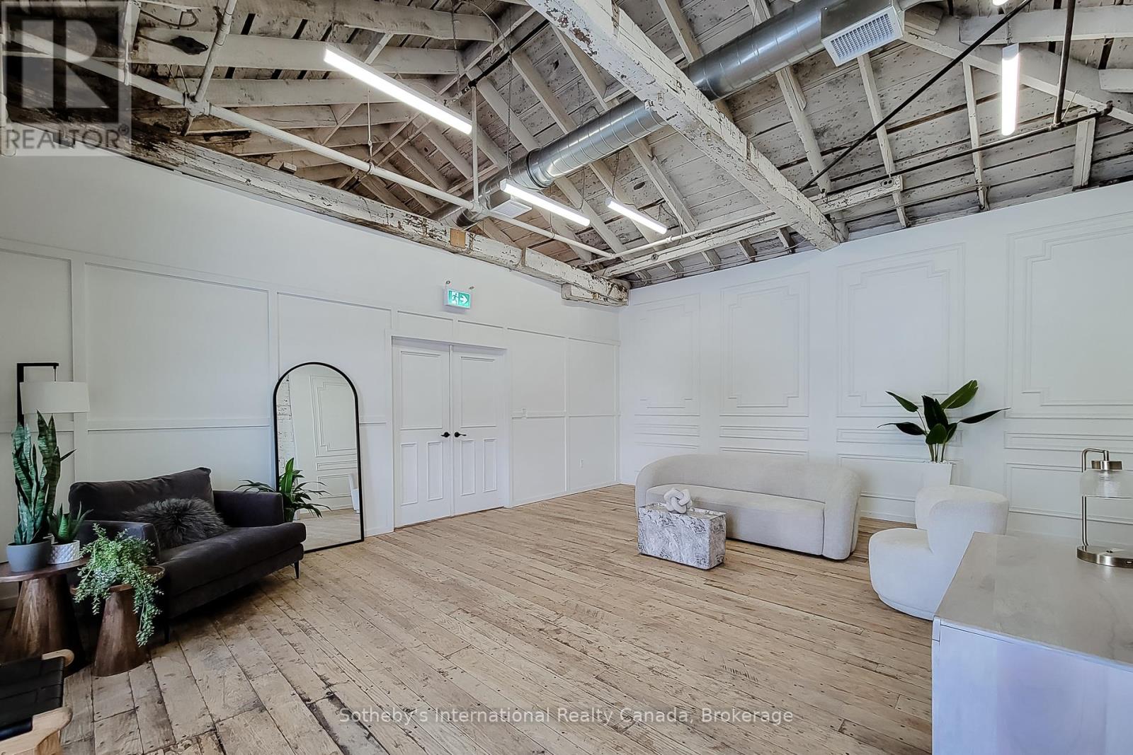 404 - 64 HATT STREET