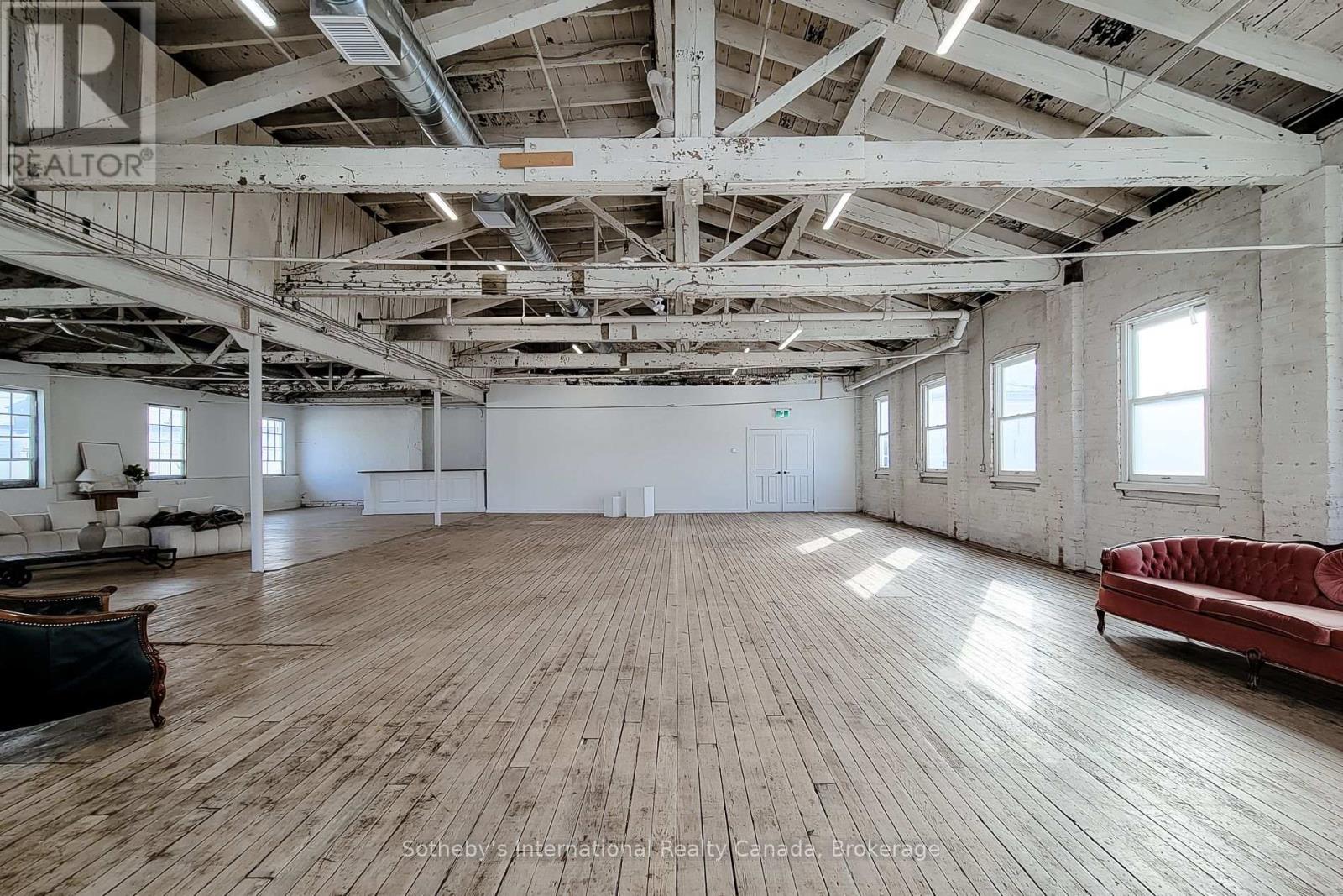 404 - 64 HATT STREET