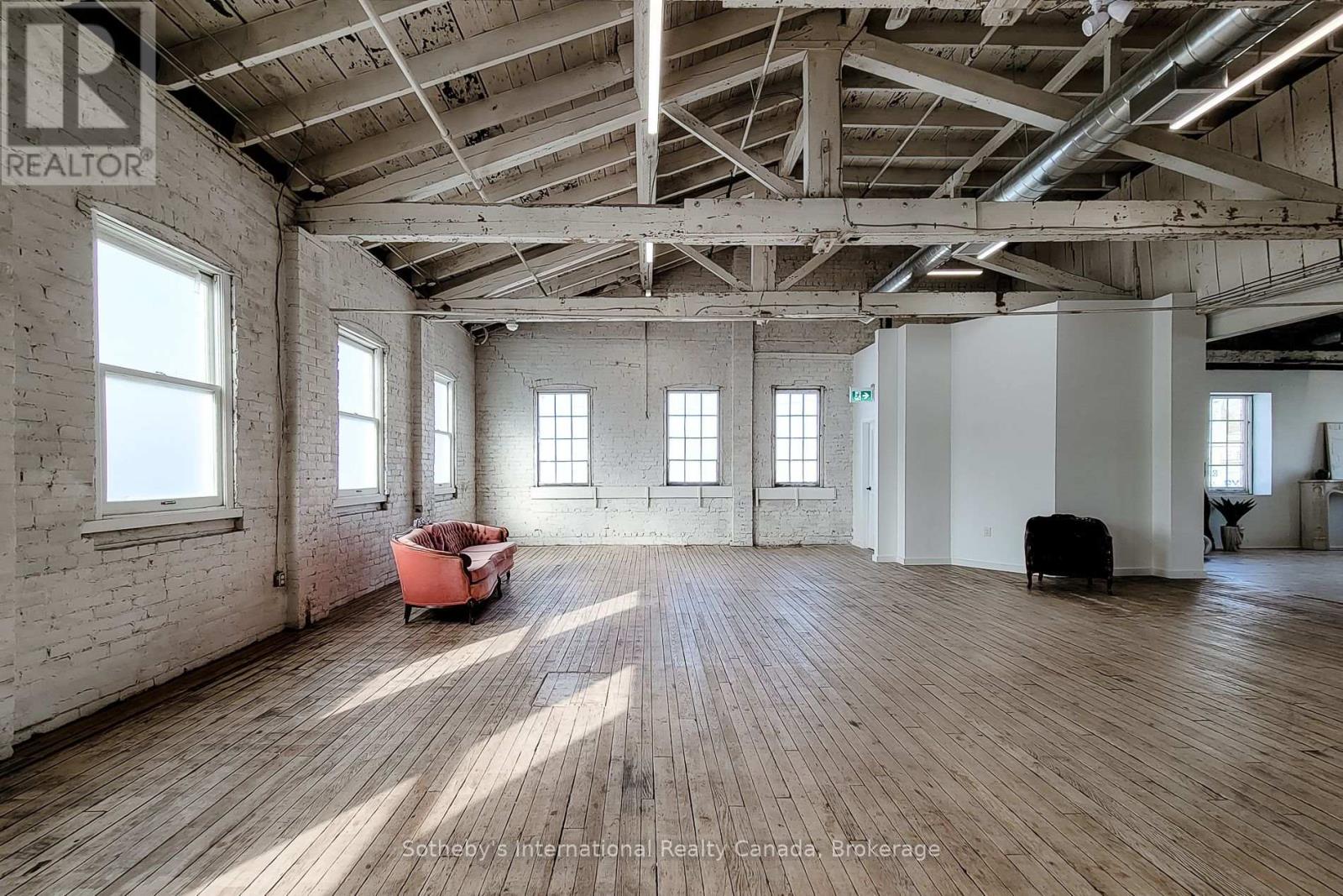 404 - 64 HATT STREET