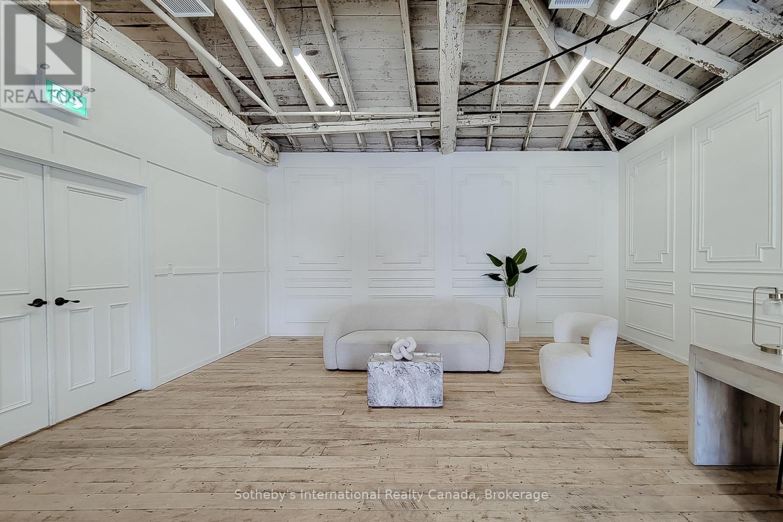 404 - 64 HATT STREET