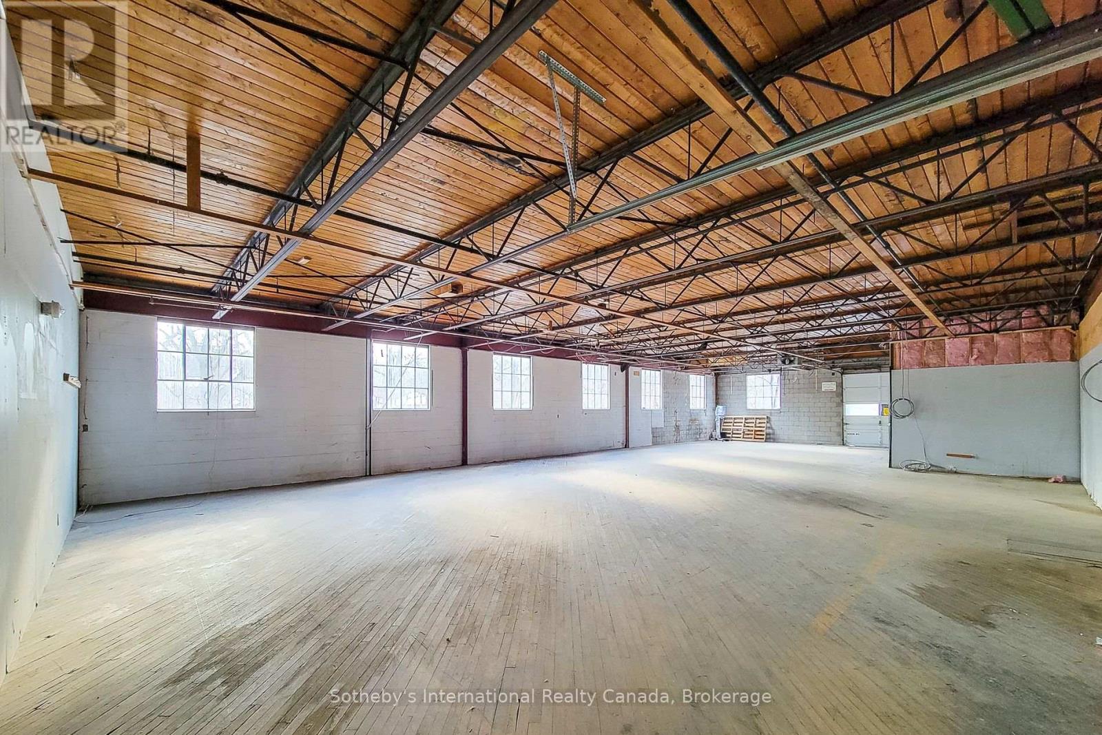 301 - 64 HATT STREET