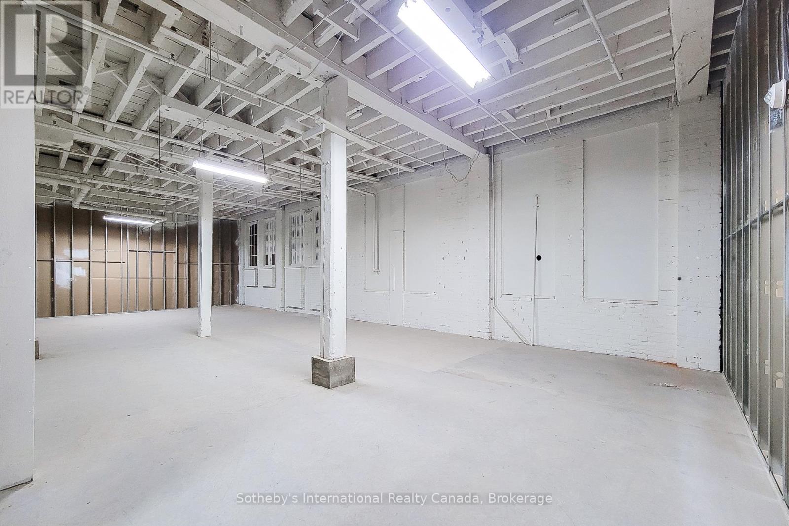 202 - 64 HATT STREET