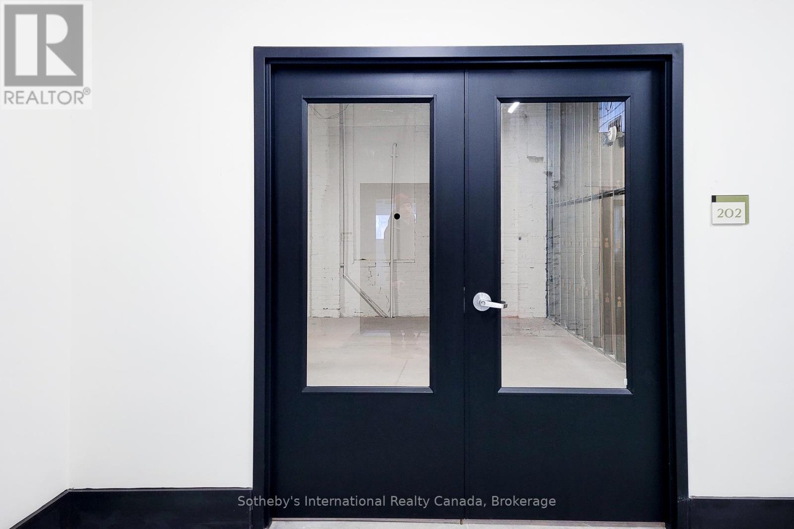 202 - 64 HATT STREET