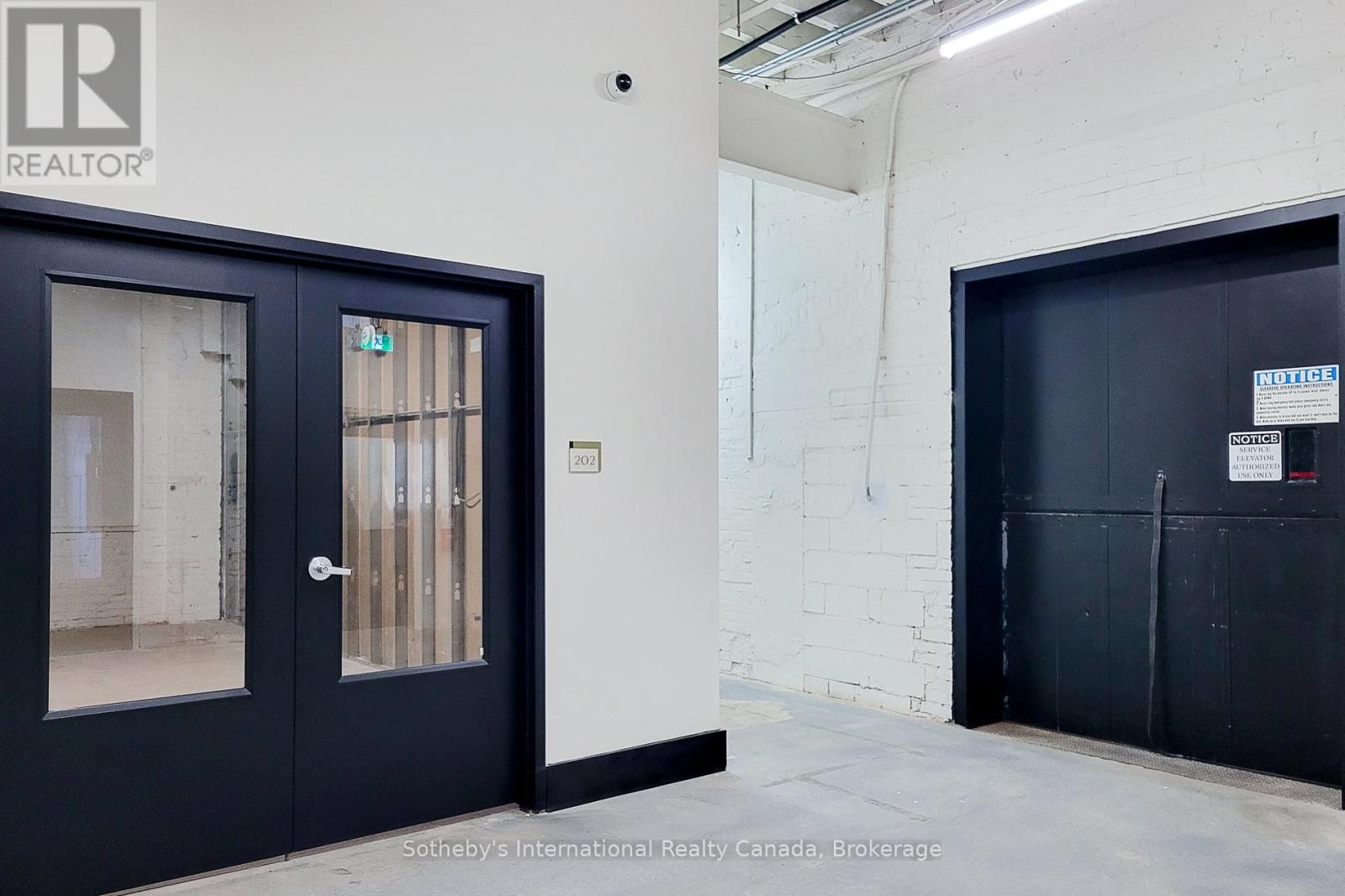 202 - 64 HATT STREET