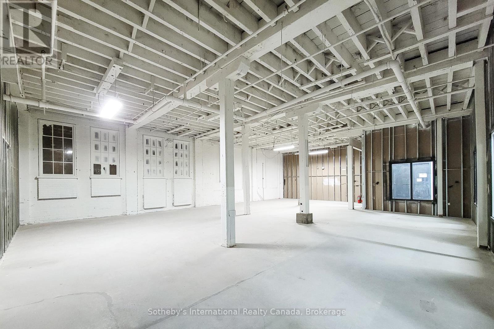 202 - 64 HATT STREET