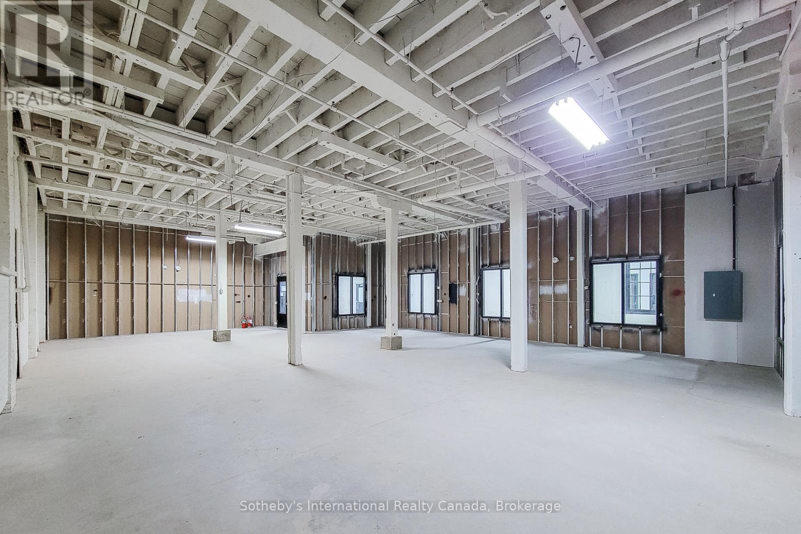 202 - 64 HATT STREET