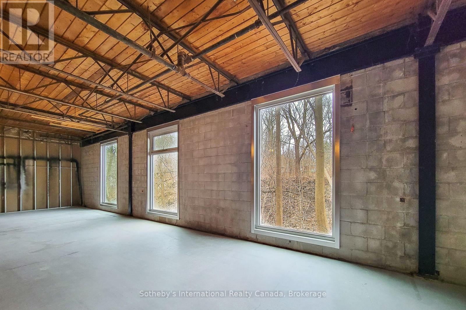 102 - 64 HATT STREET