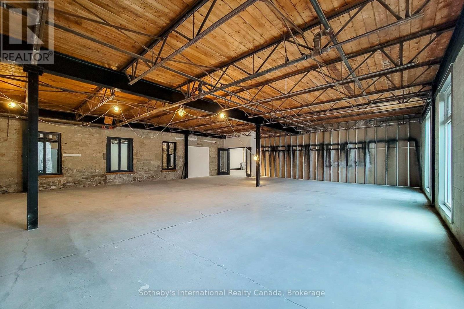 102 - 64 HATT STREET