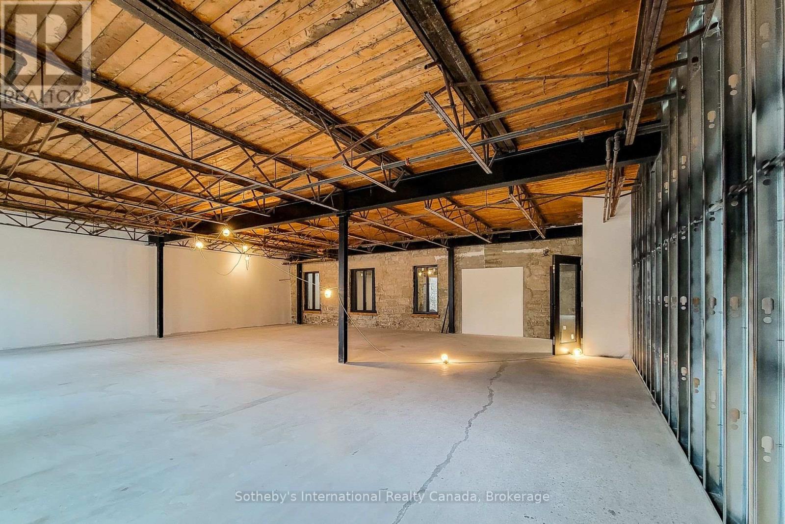 102 - 64 HATT STREET