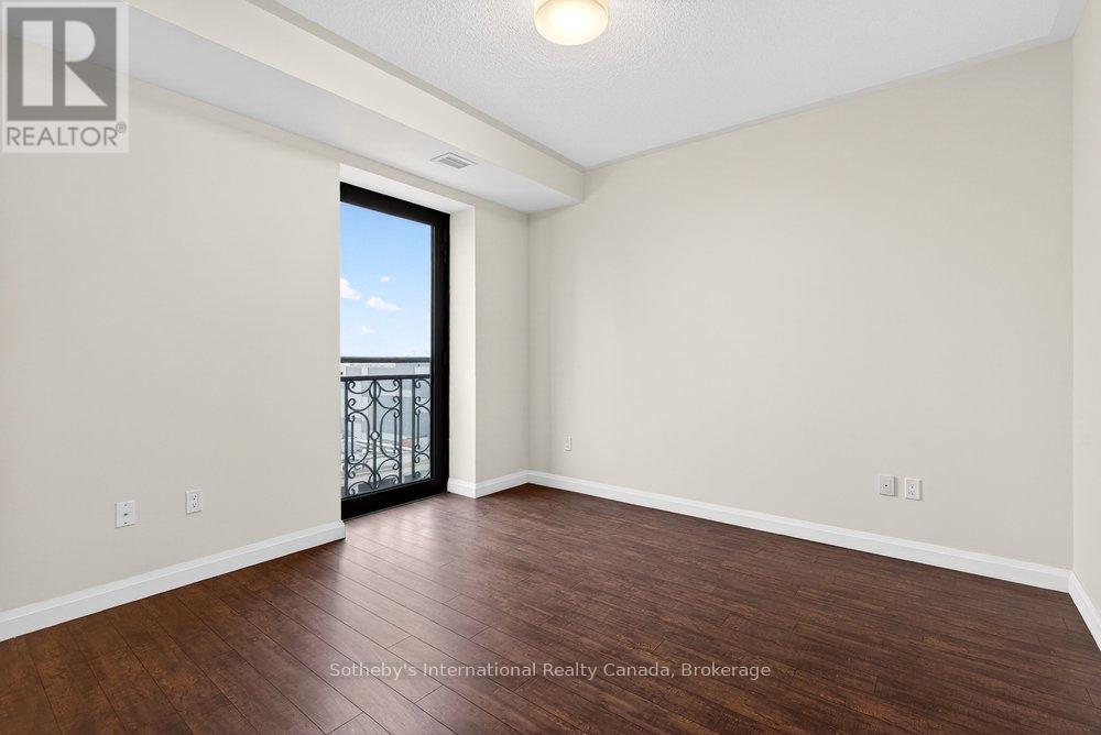 701 - 112 KING STREET E