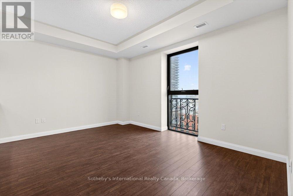 701 - 112 KING STREET E