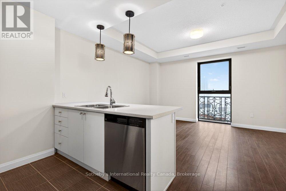 701 - 112 KING STREET E