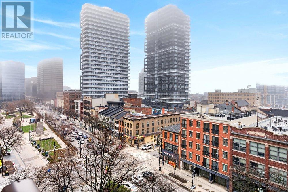 701 - 112 KING STREET E