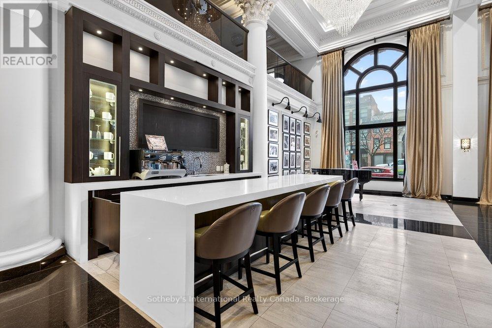 701 - 112 KING STREET E