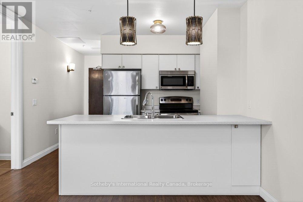 701 - 112 KING STREET E