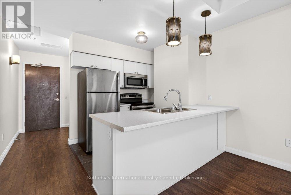 701 - 112 KING STREET E