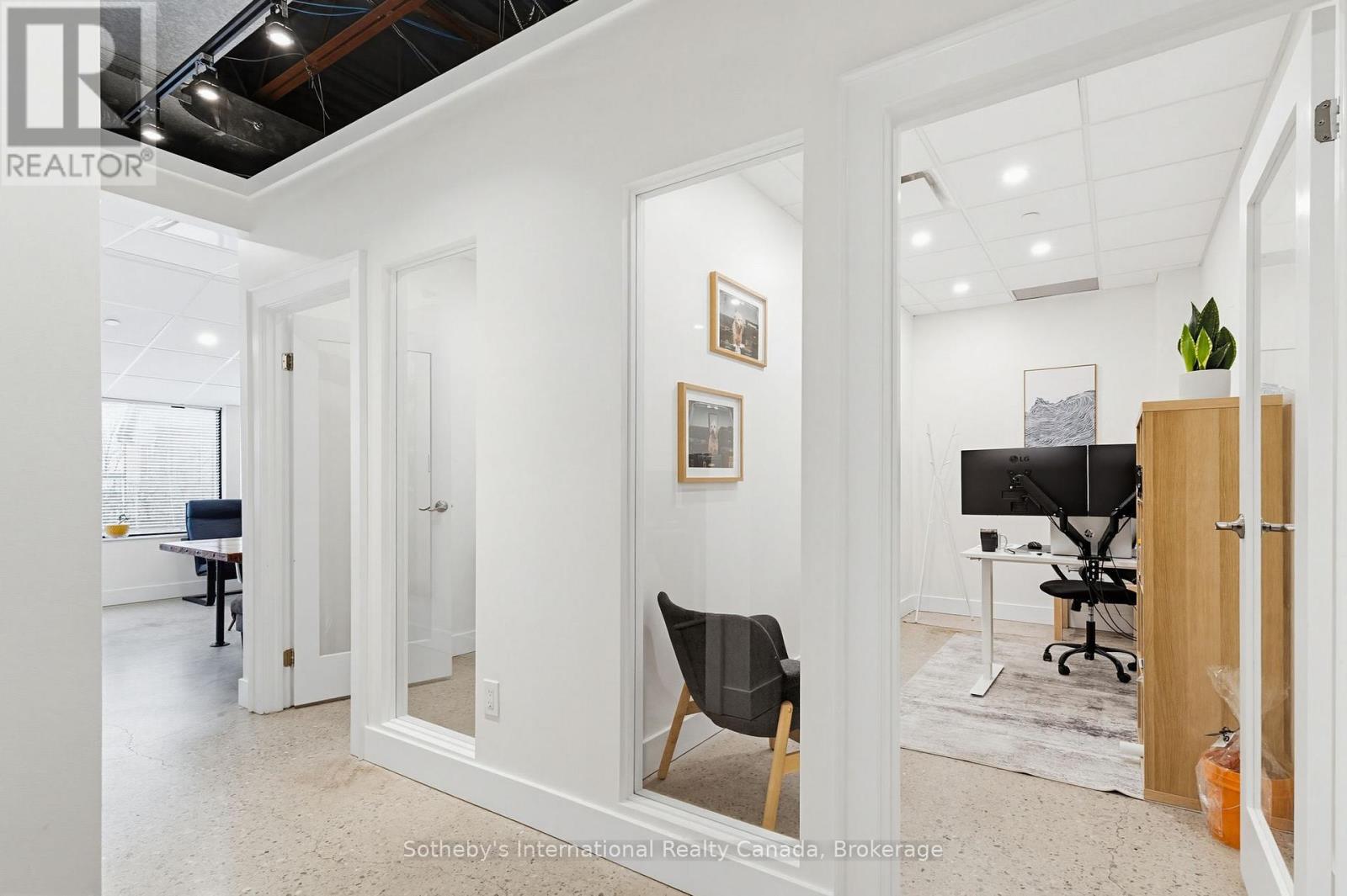 201-202 - 180 JAMES STREET S