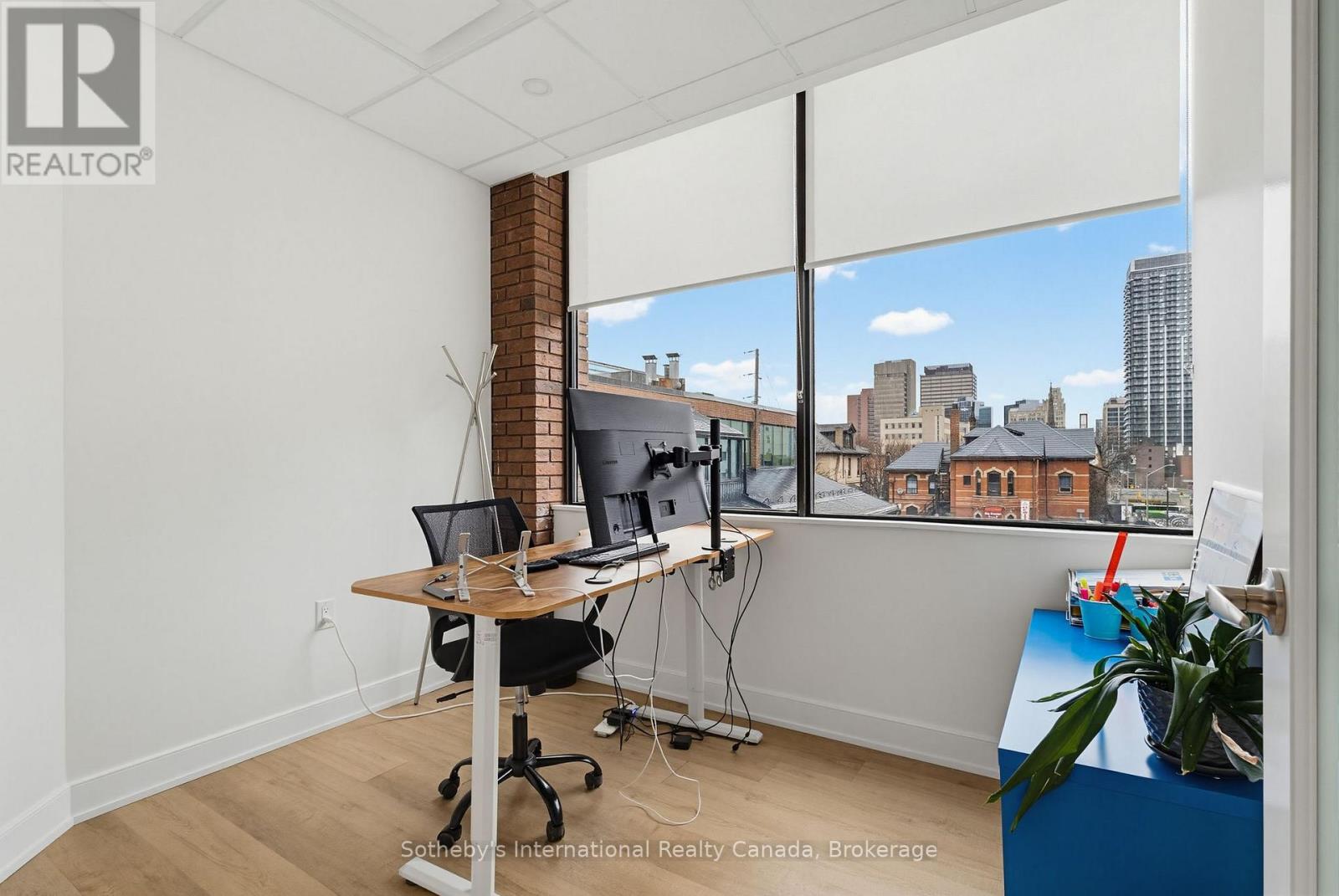 201-202 - 180 JAMES STREET S