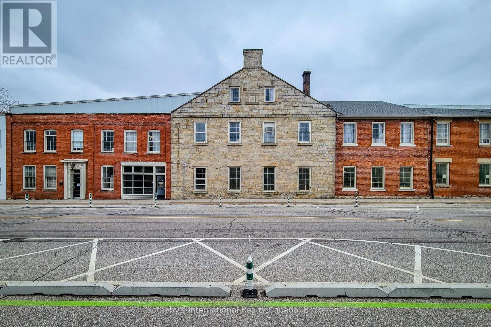 108 - 64 HATT STREET