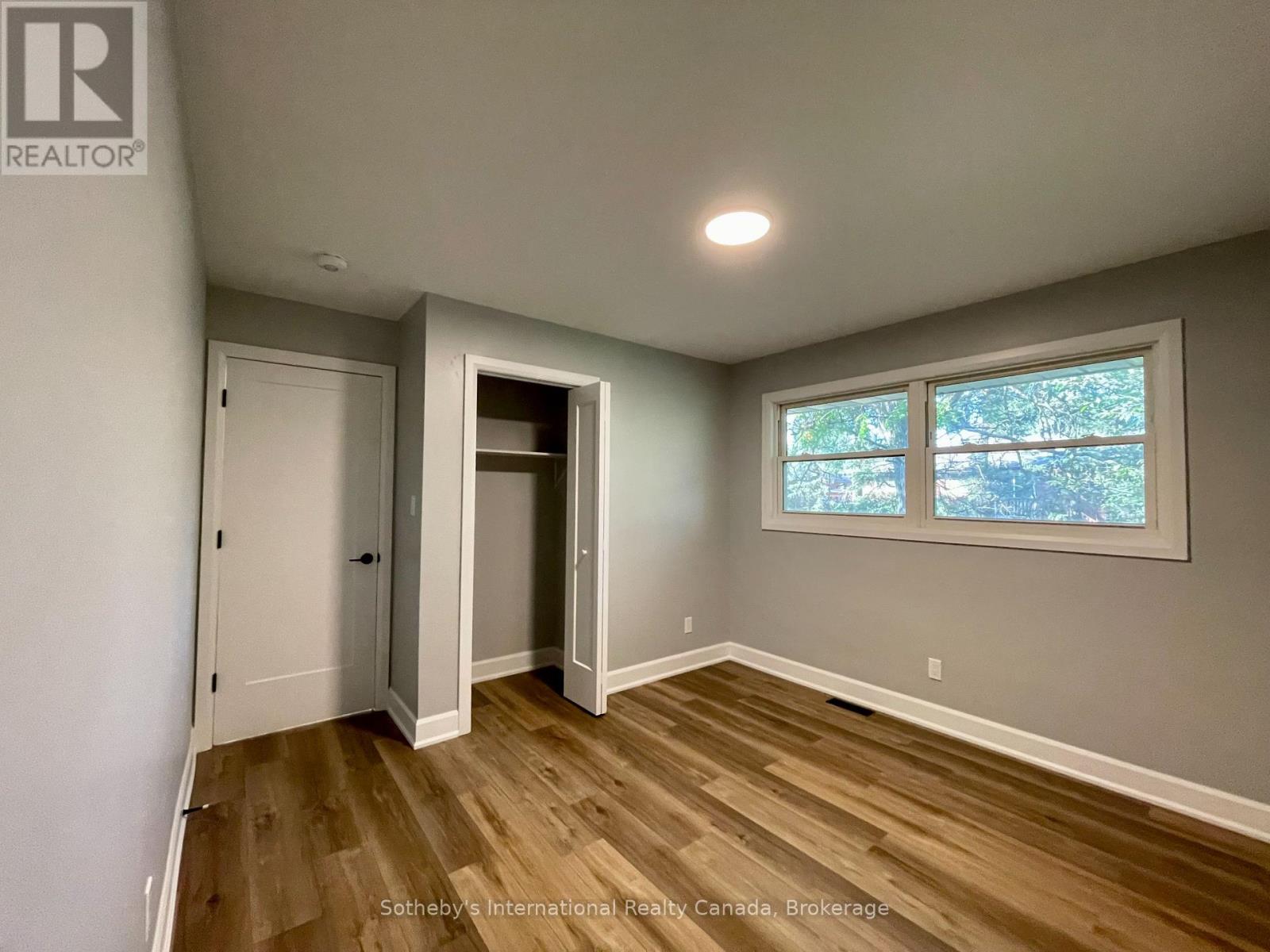 MAIN LEVEL - 39 SILVERCREEK PARKWAY N