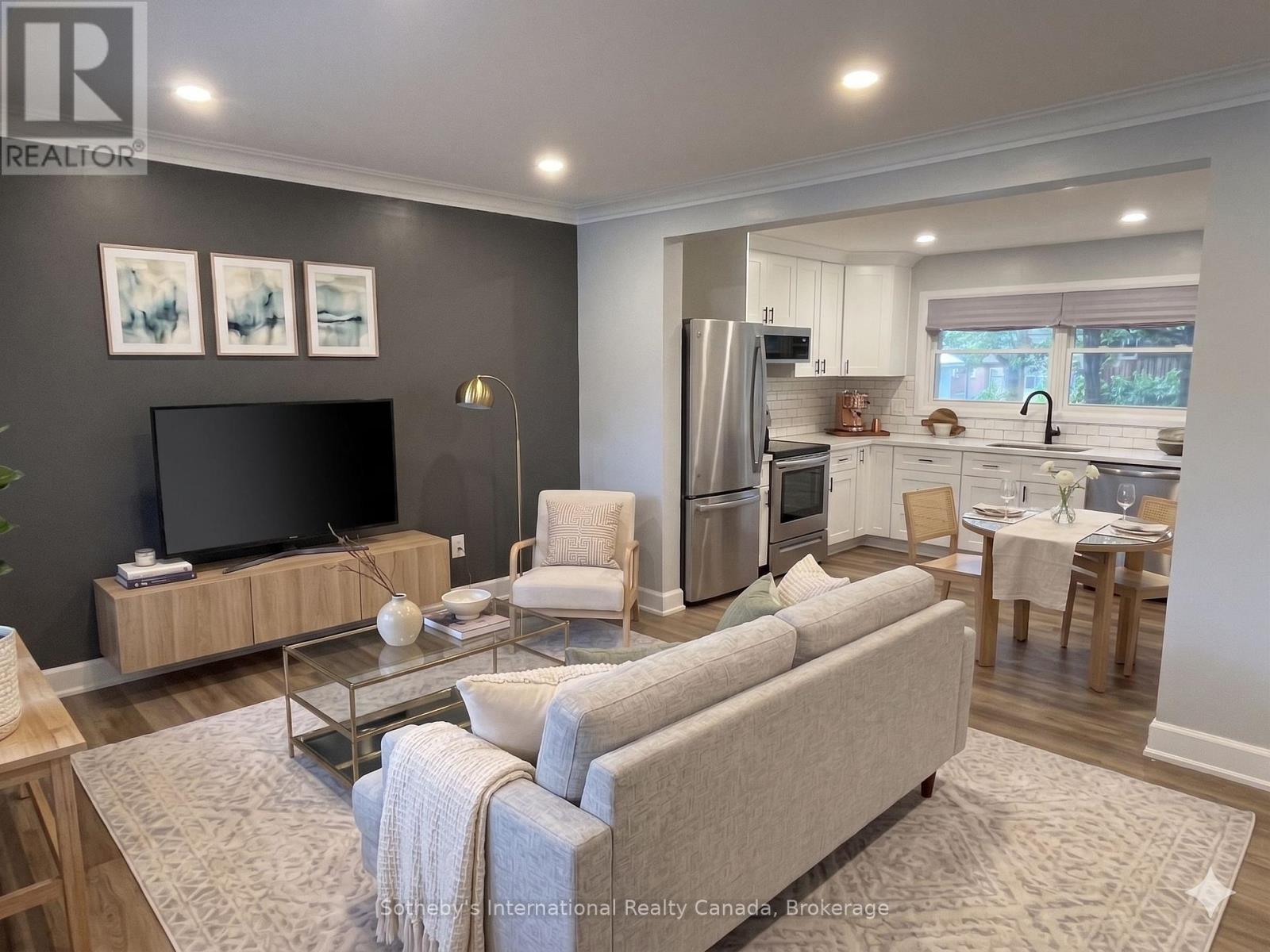 MAIN LEVEL - 39 SILVERCREEK PARKWAY N