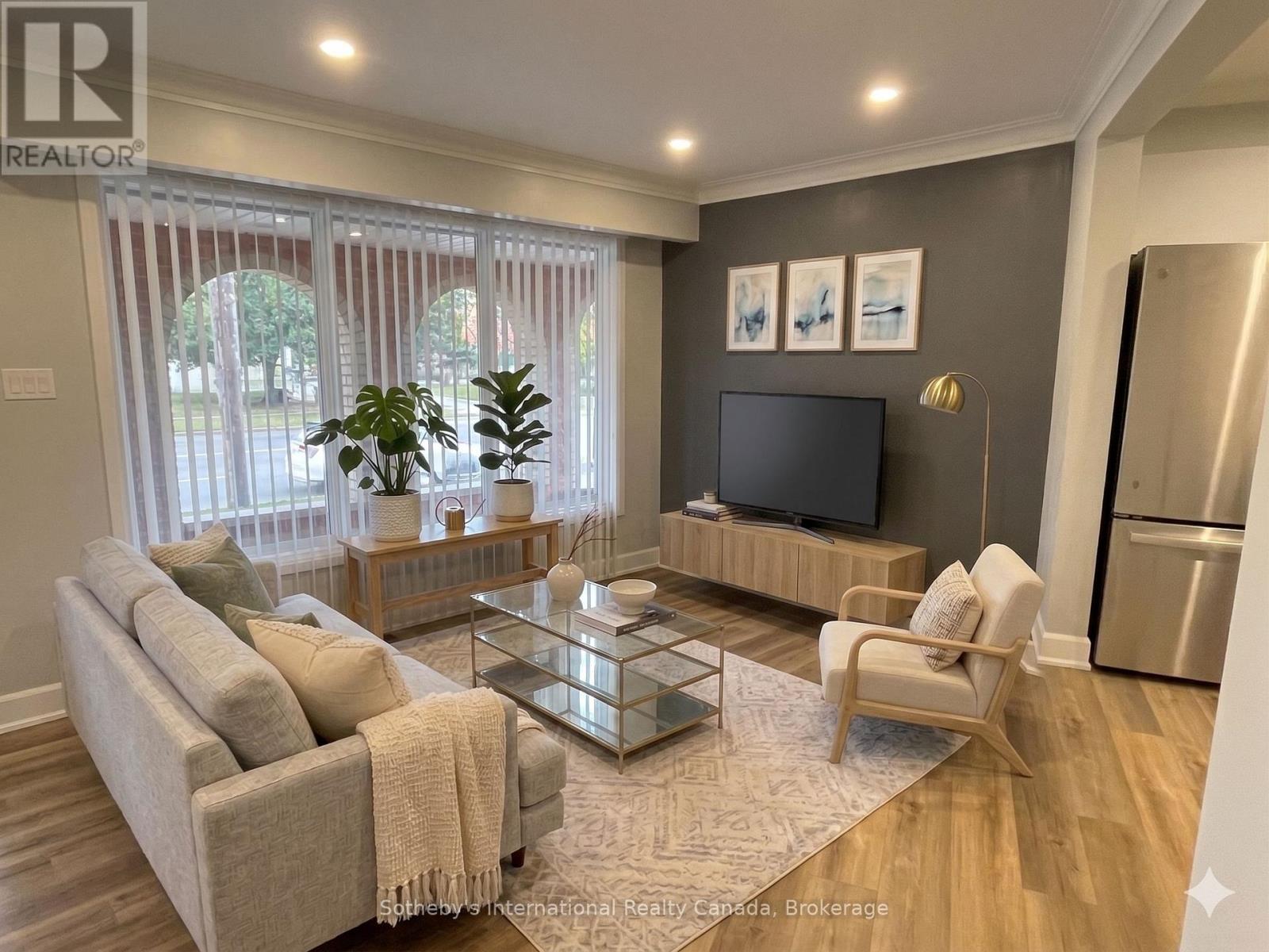 MAIN LEVEL - 39 SILVERCREEK PARKWAY N