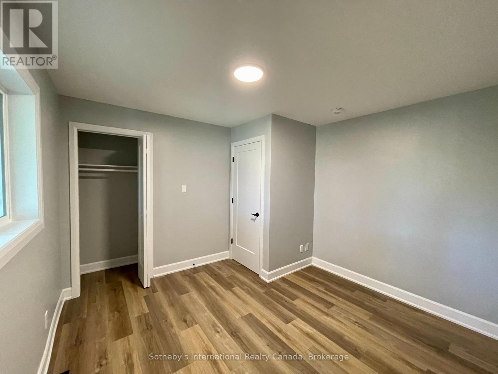 MAIN LEVEL - 39 SILVERCREEK PARKWAY N
