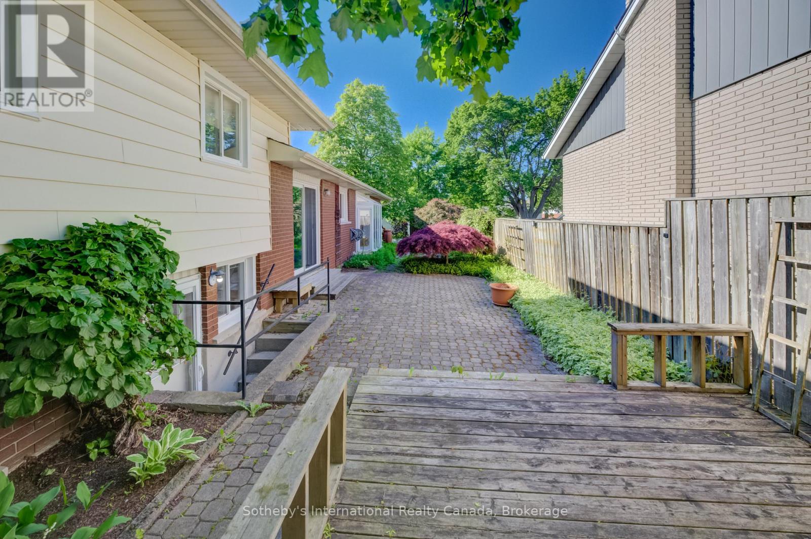 14 VIEWMONT CLOSE