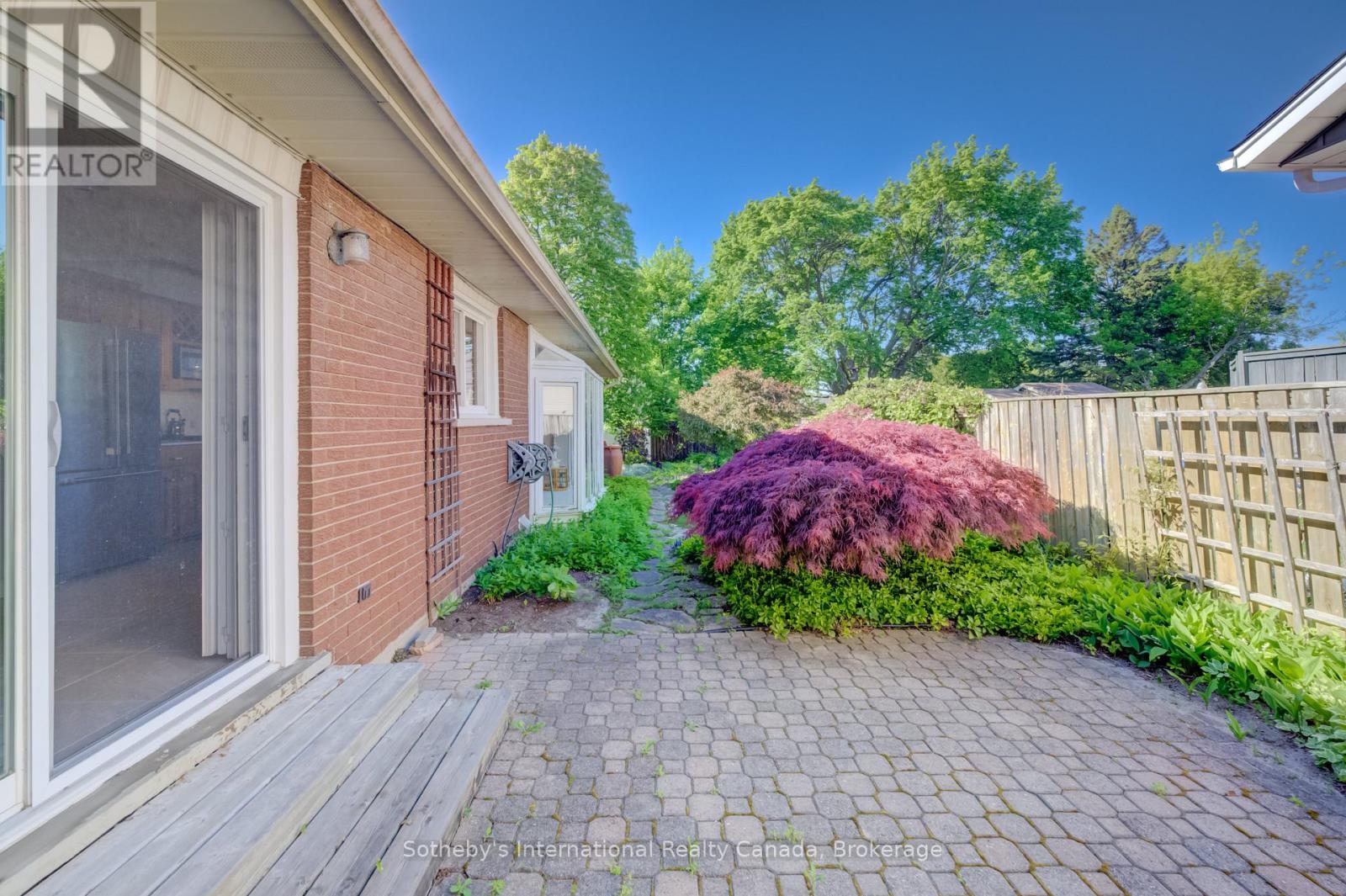 14 VIEWMONT CLOSE