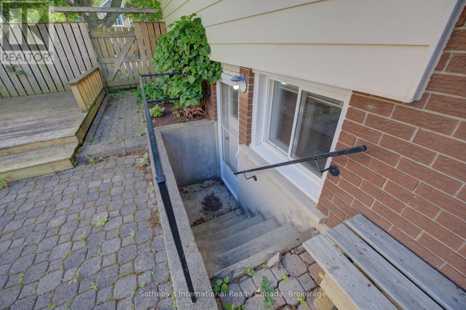 14 VIEWMONT CLOSE