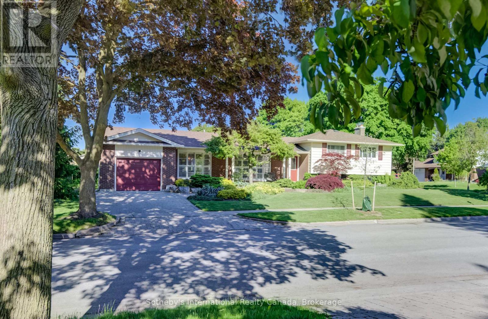 14 VIEWMONT CLOSE