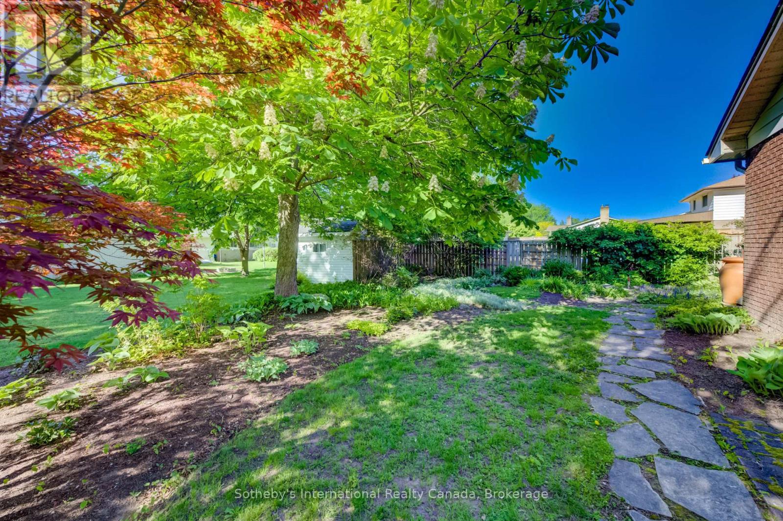 14 VIEWMONT CLOSE