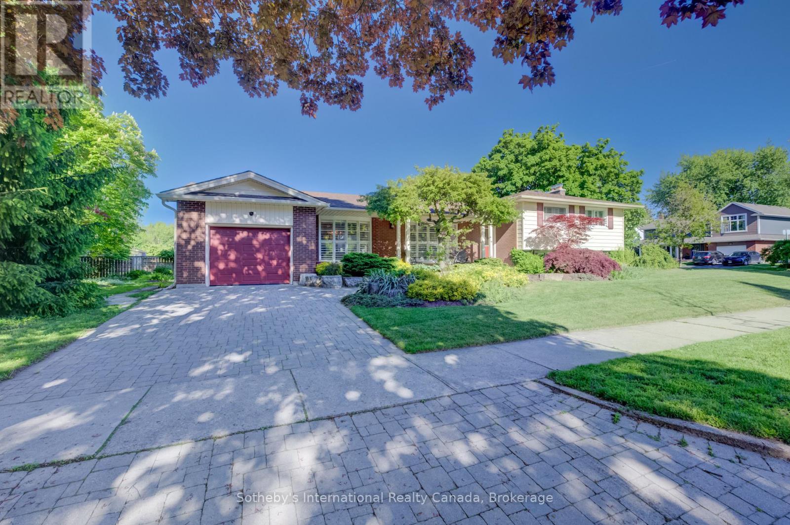 14 VIEWMONT CLOSE