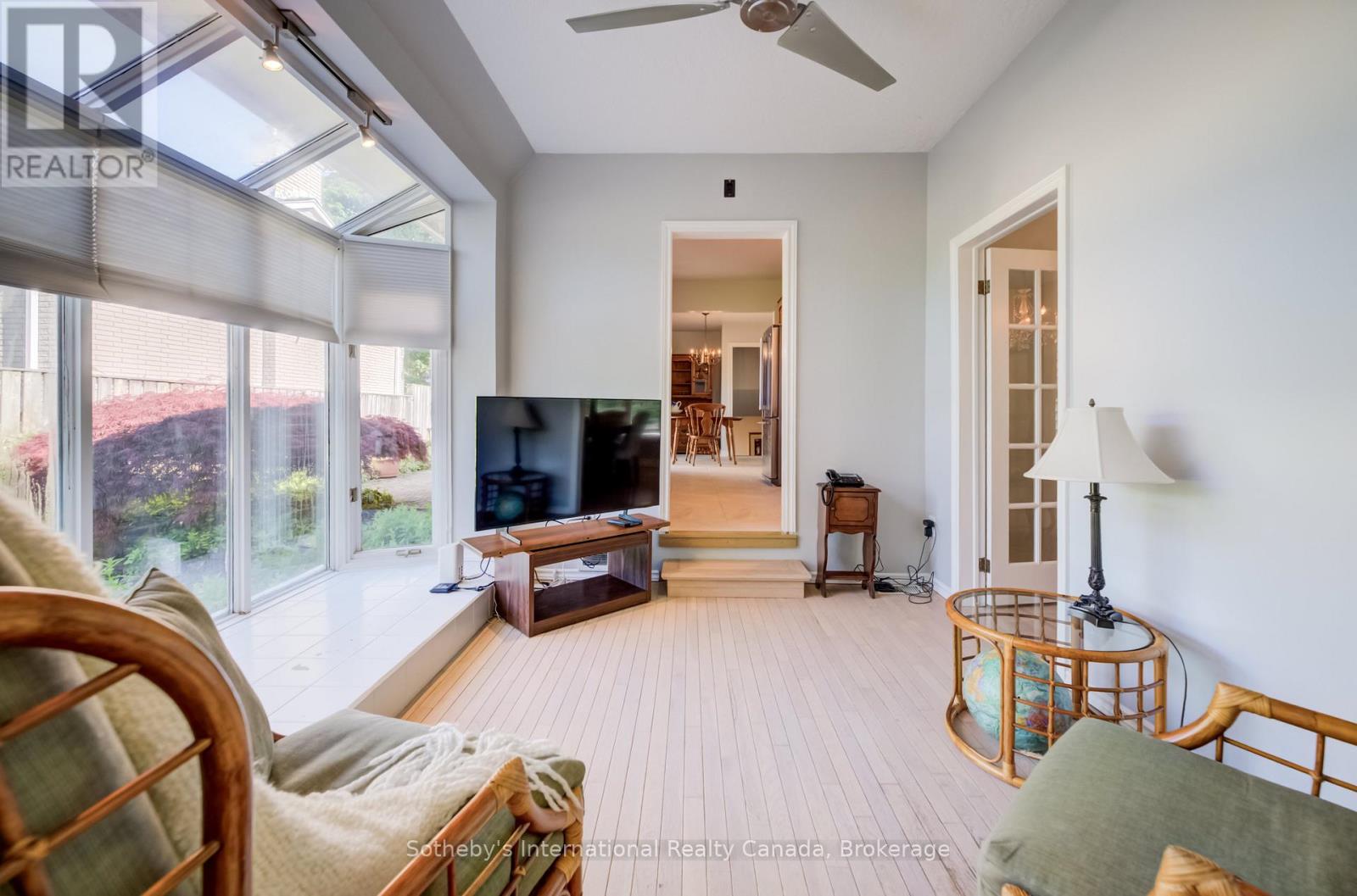 14 VIEWMONT CLOSE