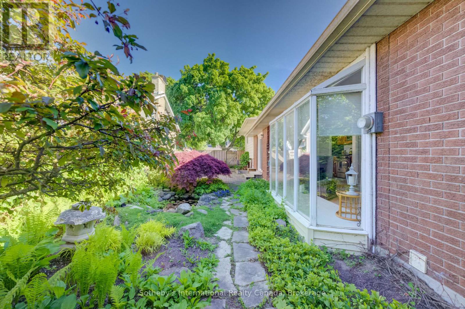 14 VIEWMONT CLOSE