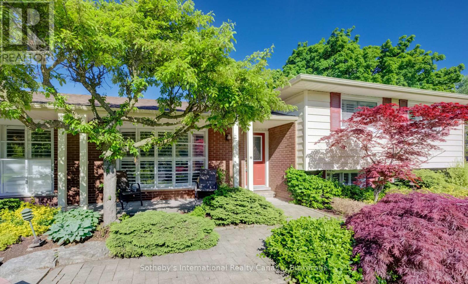 14 VIEWMONT CLOSE