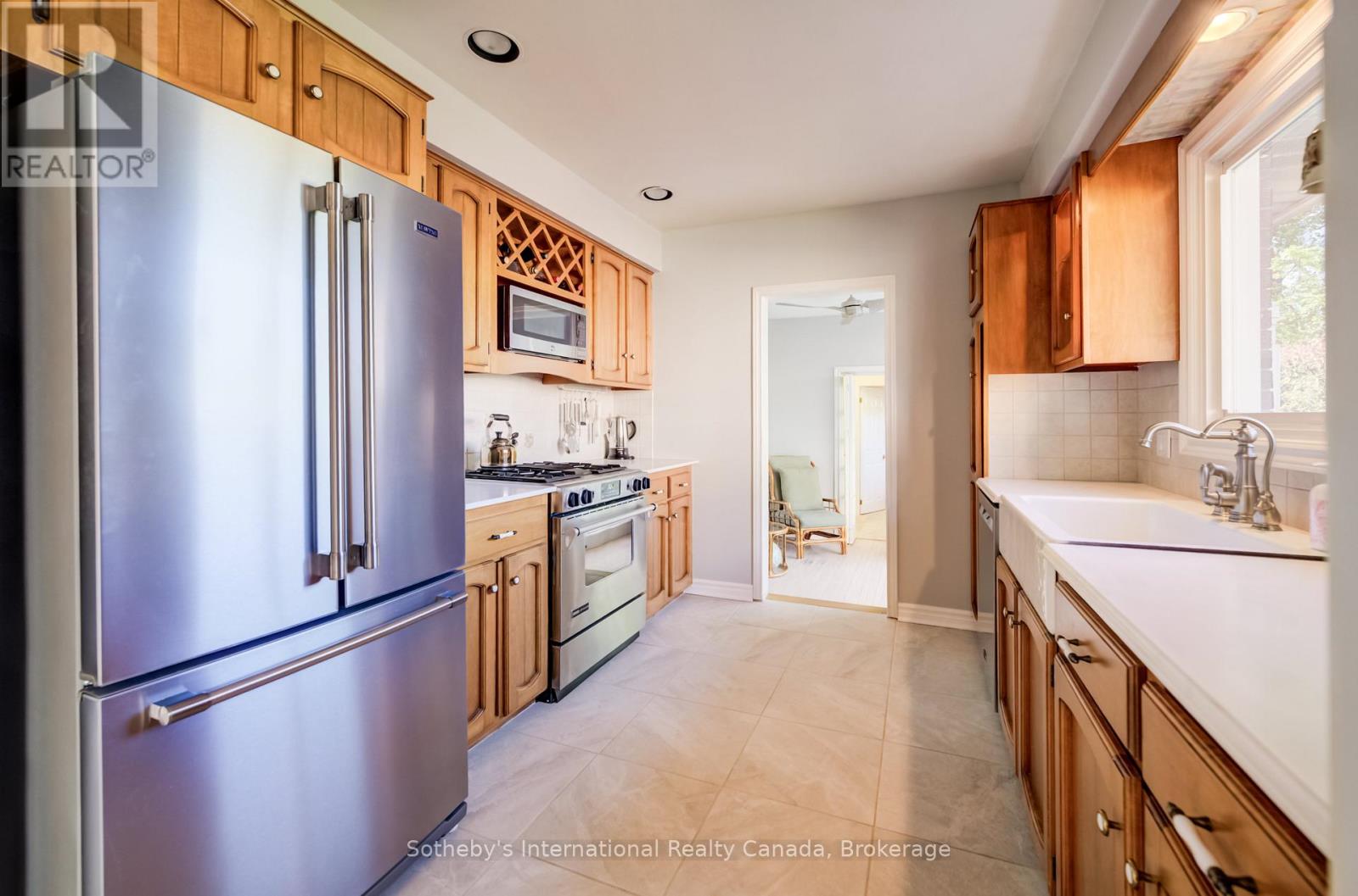 14 VIEWMONT CLOSE