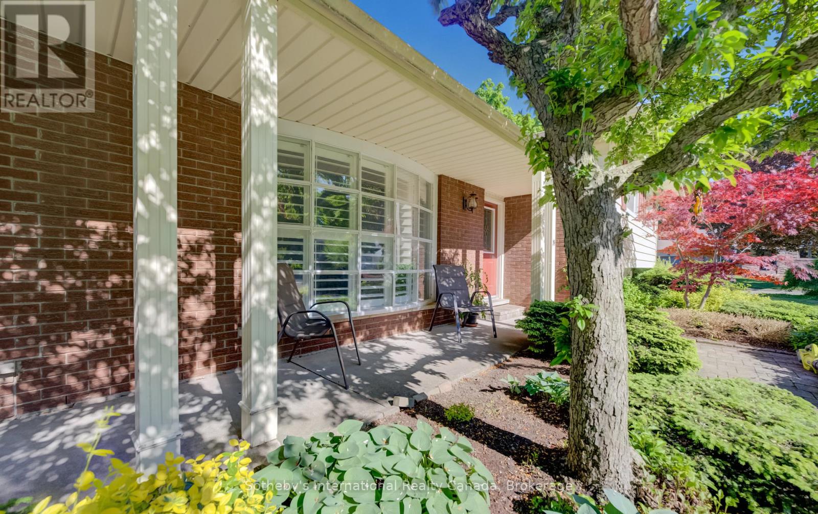 14 VIEWMONT CLOSE